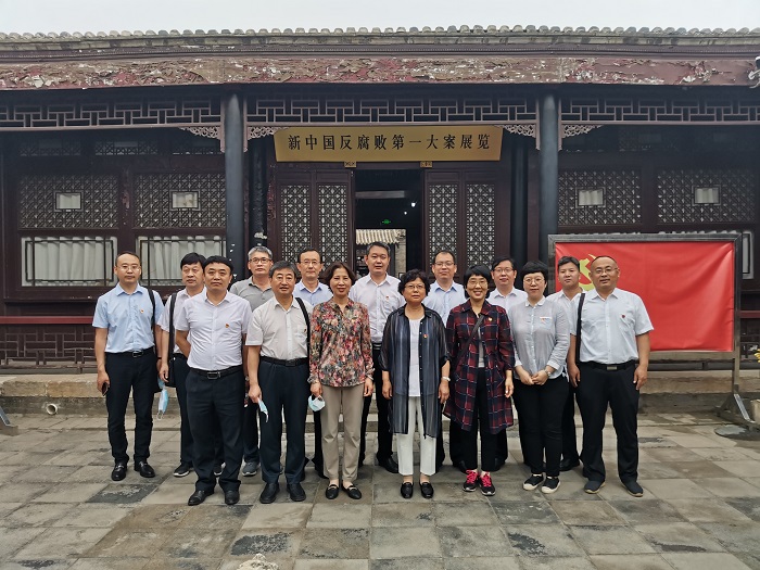 石家大院合影.jpg 石家大院合影.jpg